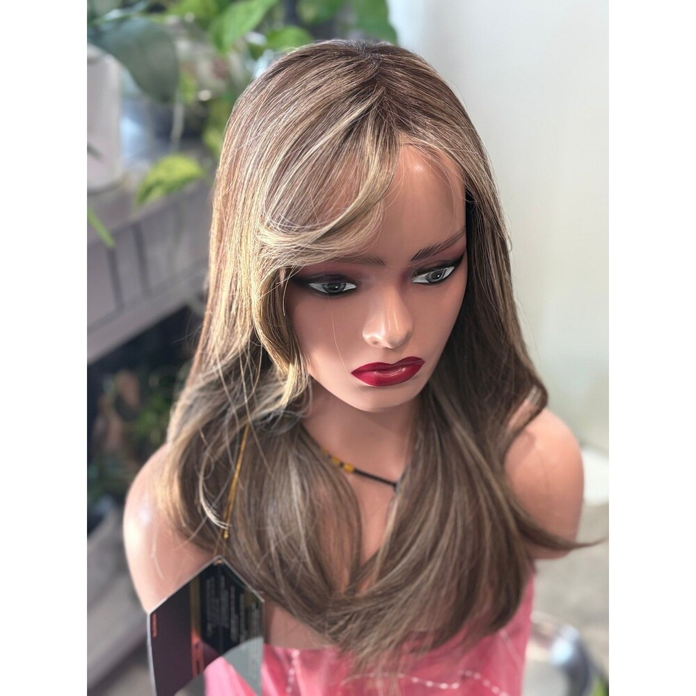 Belle tress Lux SE “ Bella” wig in color Toasted Wallnut New